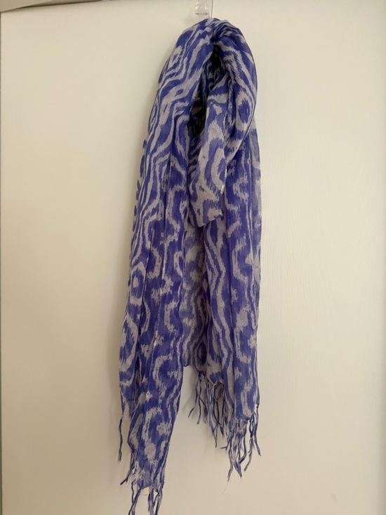 None Accessories - Blue & White Ikat-Style Fringe Scarf